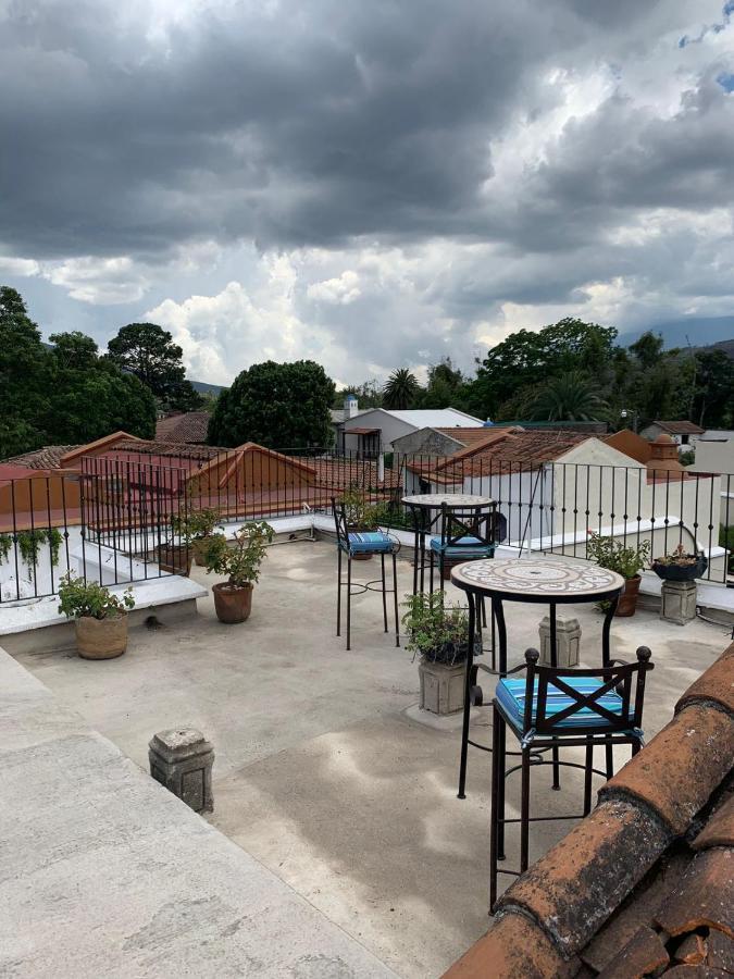 Hotel La Villa Serena Antigua Ngoại thất bức ảnh