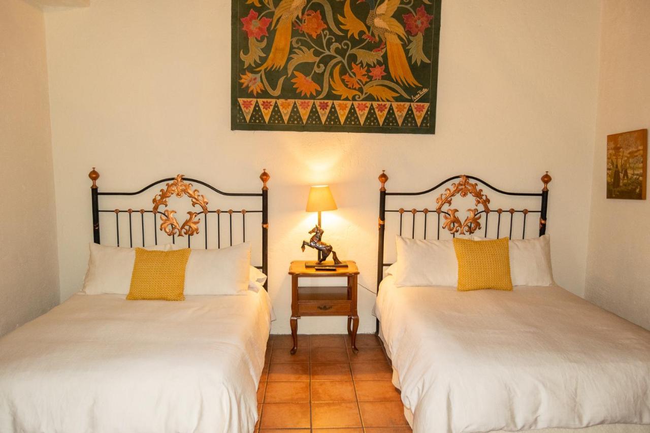 Hotel La Villa Serena Antigua Ngoại thất bức ảnh
