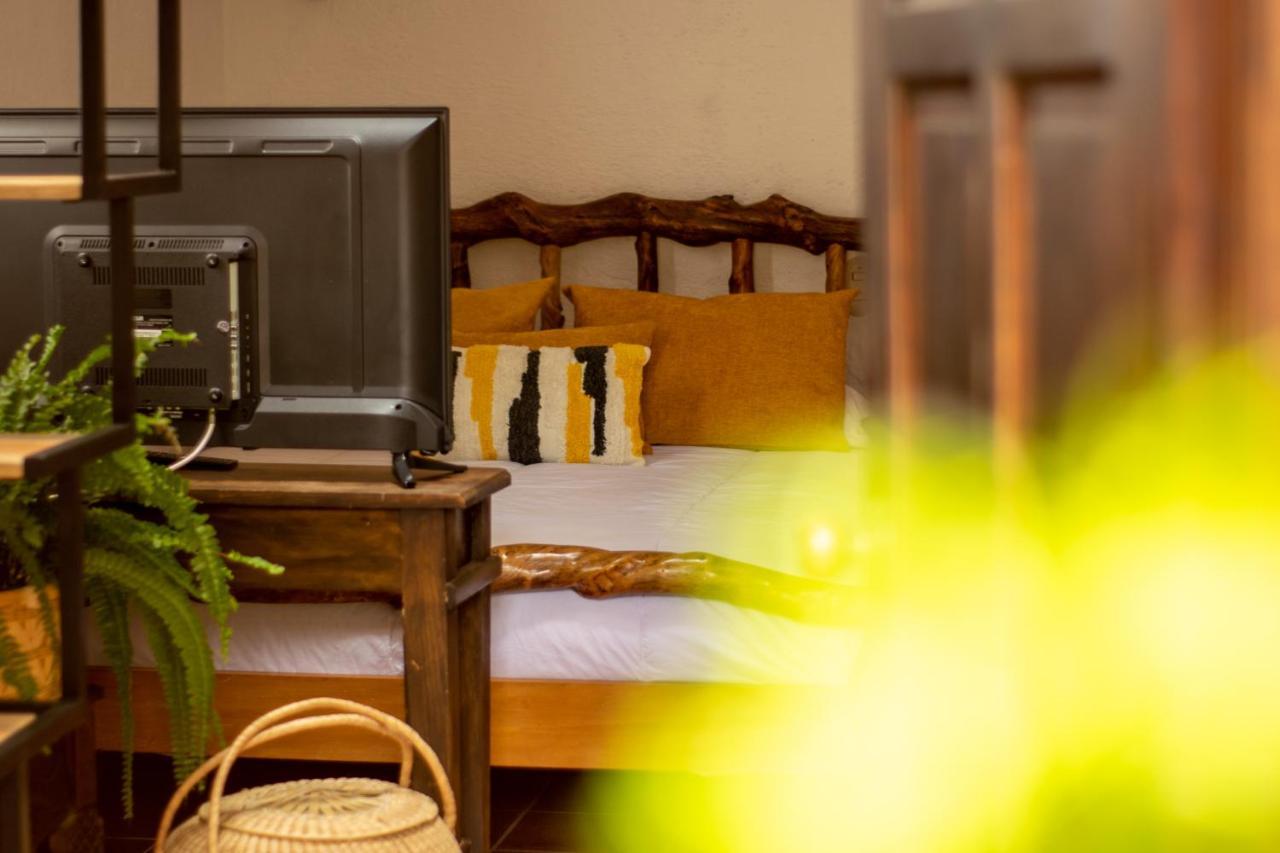 Hotel La Villa Serena Antigua Ngoại thất bức ảnh
