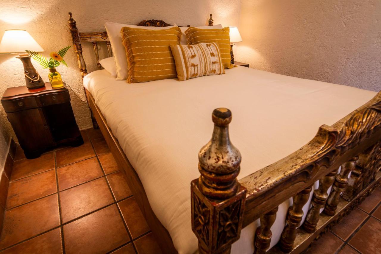 Hotel La Villa Serena Antigua Ngoại thất bức ảnh