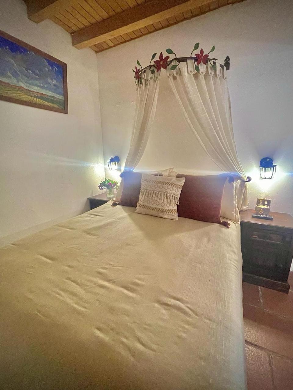 Hotel La Villa Serena Antigua Ngoại thất bức ảnh
